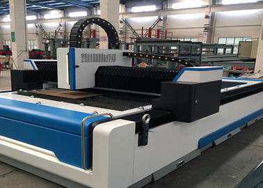 Frezarka CNC do cięcia laserem ze stalową włókniną, 1500 X 3000mm 1000W Maszyna do cięcia laserem światłowodowym