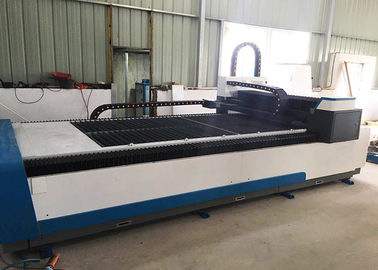 Frezarka CNC do cięcia laserem ze stalową włókniną, 1500 X 3000mm 1000W Maszyna do cięcia laserem światłowodowym