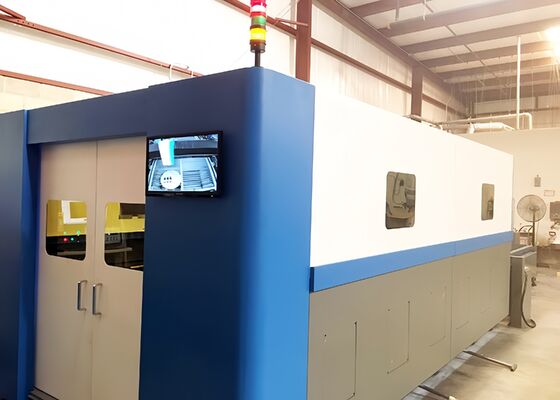 Całkowicie zamknięta maszyna do cięcia laserowego włókna o wysokiej mocy z stołem wymiany 3KW-20KW